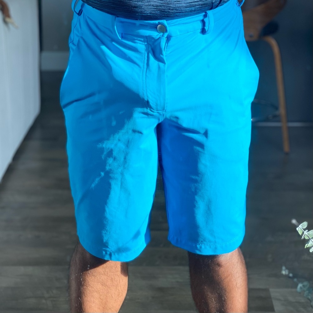 Lululemon Shorts Mens Size 34 11" Inseam Light Blue teal Stretch